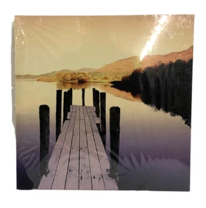 QUADRO FOTO SU TELA TRAMONTO MOLO SUL LAGO MONTATO SU CORNICE IN LEGNO CM 40X40 - Imagen 1 de 2