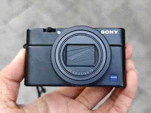 Sony Cyber-shot DSC-RX100 VII Digital Camera DSC-RX100M7 w/SD card - Picture 1 of 12