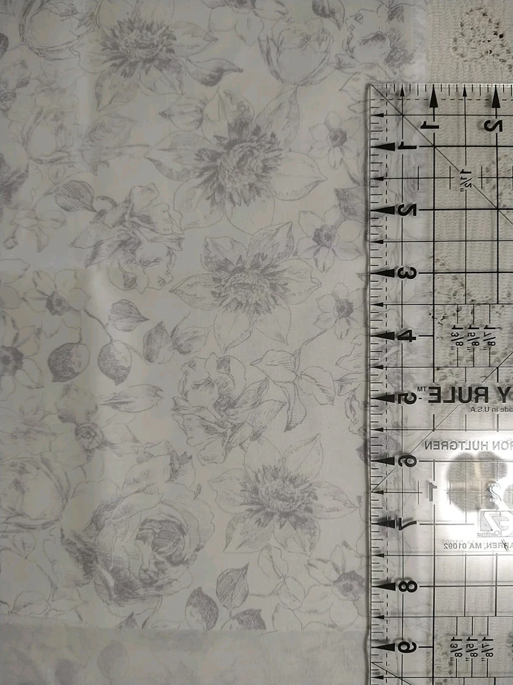 Офорты Michael Miller лоскутное одеяло ткани остатки серый розы 11 x 44» плюс хвосты - Изображение 1 из 4