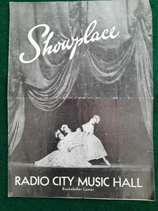 Radio City Music Hall Showplace August 1944 - Katharine Hepburn - Bild 1 von 3