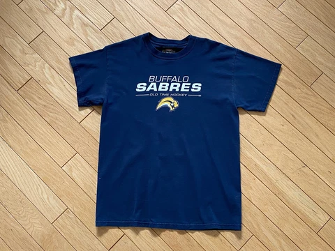 Buffalo Sabres T shirt, Vintage Medium Slug Logo, Old Time Hockey NHL Tee Shirt Cover