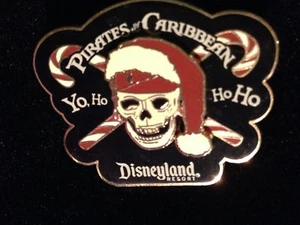 Disney Yo, Ho Ho Ho Christmas Holidays Santa Pirates of the Caribbean 2007 Pin - Picture 1 of 1