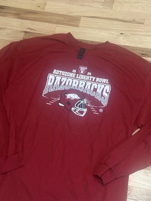 Camisa Liberty Bowl Arkansas Razorbacks 2024 talla XL nueva sin etiquetas Foto 1 de 4