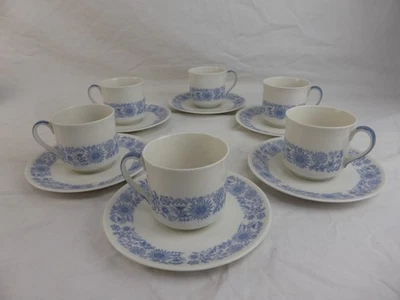 Royal Doulton Cranbourne Tea Set Service for 6 White Blue Floral Cups & Saucers Foto 1 de 4