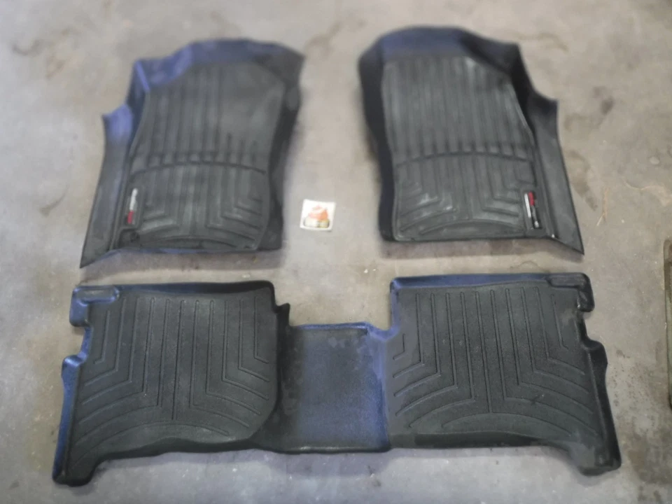 96-02 Toyota 4Runner WeatherTech Floor Mat Set 3rd Gen - Image 1 of 4
