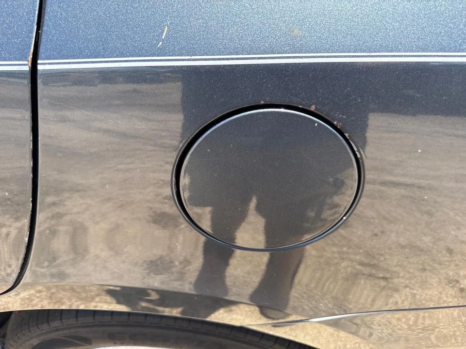 Fuel Tank Filler Gas Door HYUNDAI SANTA FE 07 08 09 — 第 1/1 张图片