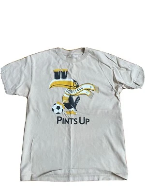 Camiseta Vintage Guinness Portland Soccer Beer - Tucano "Pints Up" - Masculina Média - Imagem 1 de 3