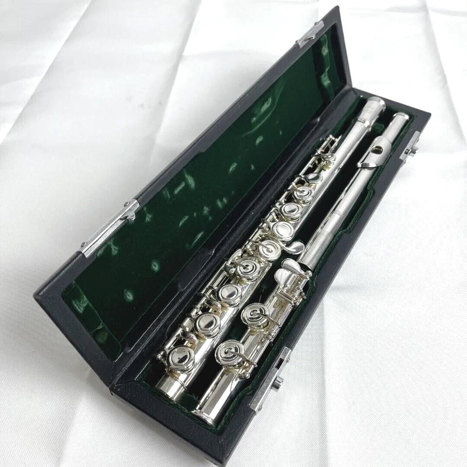 ALTUS Flute A807E Silver Closed Hole W/ E-Mechanism + Case Used - Image 1 of 4