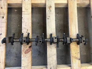 INTERNATIONAL DT466E Non EGR ROCKER Shaft Assembly 1827435C1 - Picture 1 of 5