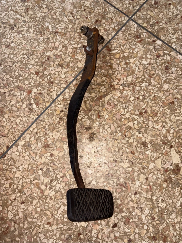 Toyota Paseo 1992 pedal de freno OEM Foto 1 de 4