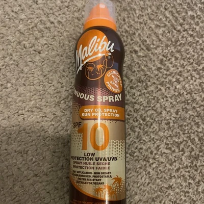 Effortless Sun Protection: Shea Butter SPF 10 Dry Oil Spray, 175ml Aqua Shield - Image 1 of 4