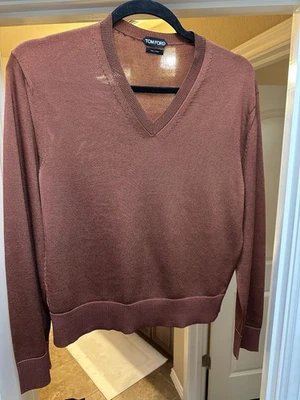 Suéter Tom Ford Lana Seda Cuello en V - IT 54 (US 44) - Hecho en Italia Foto 1 de 4