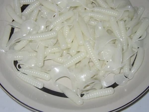 3 1/2 " BASS & WALLEYE CURL TAIL GRUBS 20 BODIES in GLOW IN THE DARK - Picture 1 of 2