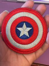 Boucle à crochet brodée logo Captain America Shield
