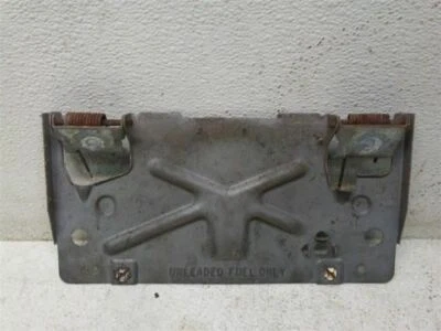 Puerta de llenado de combustible con tapa abatible para Cadillac Fleetwood Brougham 1981 Foto 1 de 4