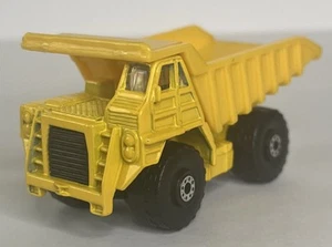 Maisto Yellow Dump Truck 1:64 Scale Diecast Toy Car Model ~ GR - Picture 1 of 12