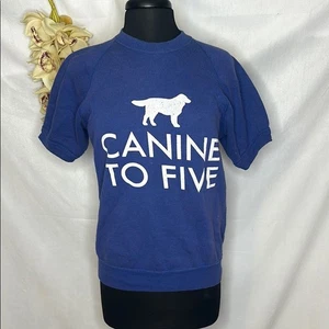 Sudadera De Colección Canine to Five Gráfica Manga Corta Usada en Excelente Condición Talla Mediana Top para Perro - Imagen 1 de 4