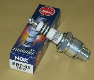 Spark plug NGK Iridium for Peugeot Speedfight 50 1 AC 2T DT manufactured 1997-2018 - Picture 1 of 1