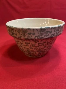 Roseville Ohio USA/ Green Spongewate 8” Bowl/ Pottery - Picture 1 of 8