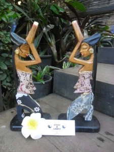 Balinese Praying Lady Carved Statues with Batik x 2 pcs - Foto 1 di 5