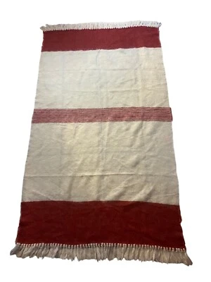 Rosecraft 斯威士兰制造纯马海毛红色和奶油色 42.5 x76.5  — 第 1/3 张图片