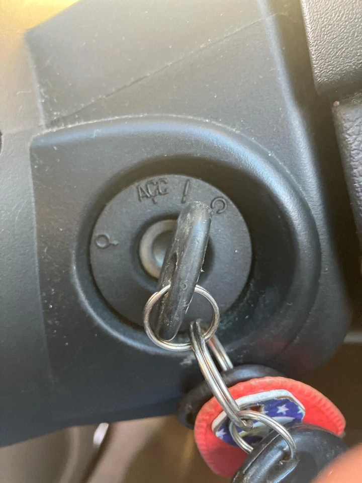 02-07 Saturn Vue Ignition Switch(w/o Cyl& Key) Has Key Foto 1 de 1