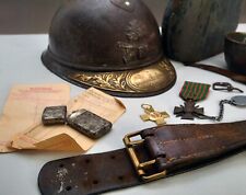 LOT soldat poilus 14 18 WW1, casque adrian, médailles, ceinturon, gourde, quart