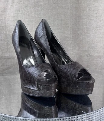 Zapatos de salón Y2K de colección Miss Me talla 10 punta abierta tacones de aguja bronce imitación piel de serpiente Foto 1 de 4