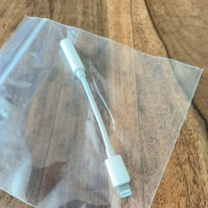 For Apple 3.5 mm Headphone Jack Adapter - White - Picture 1 of 3