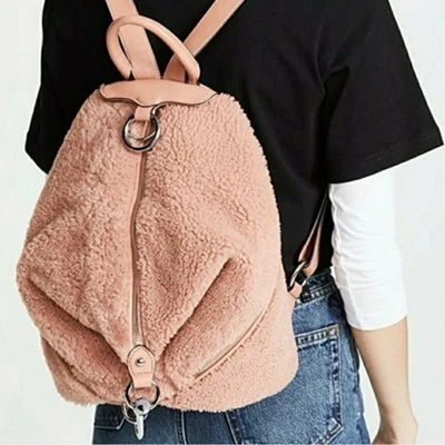Mochila de cuero de oveja rosa Rebecca Minkoff | Tamaño mediano Foto 1 de 4