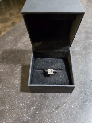 Princess Cut Kay Jewelers Leo Diamond 1.61 克拉单颗钻石 — 第 1/4 张图片