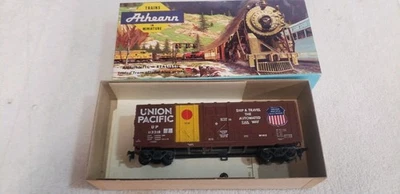 HO SCALE ATHEARN BLUE BOX UNION PACIFIC 40'FT GRAIN LOADING BOX CAR🔥🔥🔥🔥🔥 - Image 1 of 4