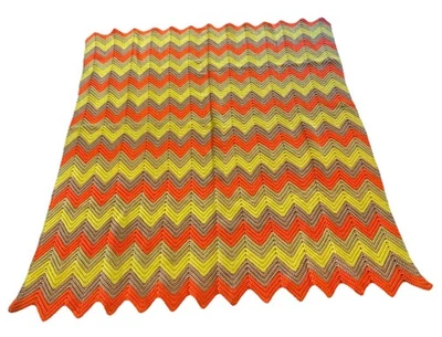 复古雪佛龙阿富汗毛毯橙色棕色黄色钩针针织 65 英寸 X 56 英寸 60 年代 70 年代 — 第 1/3 张图片