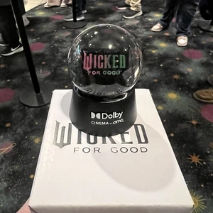 Wicked For Good 2 Exclusive AMC Mini Snowglobe Premier SGA Theater Give Away - Bild 1 von 1