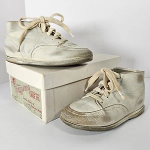 VTG Baby Shoes White Leather Saddle Walking Lace Up Fashion Nursery Room Decor - Picture 1 of 23