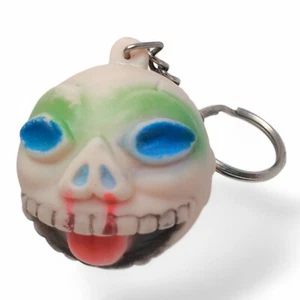 Llavero de colección 1986 Amtoy Mad Balls pelota de fútbol ghoul chirridos hecho en Taiwán - Imagen 1 de 7