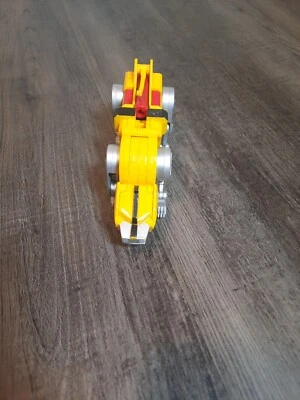 VOLTRON DEFENDER of the UNIVERSE 84, 98 WEP FIGURE YELLOW LION  - Image 1 of 4