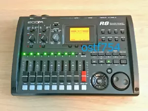 ZOOM R8 Multi Track Recorder Total Music Production 8 Track 24 Bit 48 kHz - Picture 1 of 8