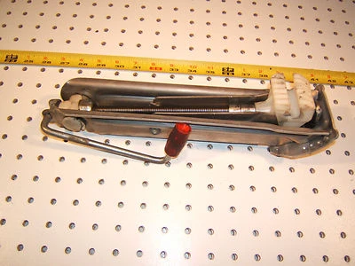 Audi A4 1999-2000 en maletero trasero metal starzz / Audi OEM 1 JACK, 8D0 011 031d Foto 1 de 4