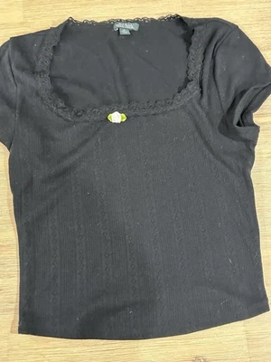 Wild Fable черная кокетка, крестьянин, коттедж основной верх с цветочным бантом акцент - Изображение 1 из 4