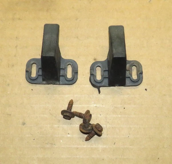 Rampas brazo limpiaparabrisas Corvette 1984-1996 piezas, (2), con tornillos, GM 14046751 Foto 1 de 1