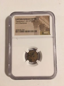 Moneda Colectiva 379-395 A.D. Imperio Romano de Oriente AE3 (Número) Theodosius NGC - Imagen 1 de 5