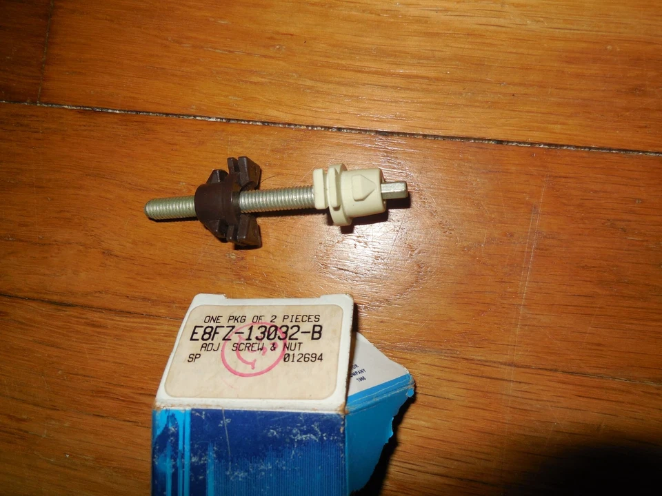 NOS 1988 1989 Ford Escort Headlamp Adjusting Screw E8FZ-13032-B - Image 1 of 1