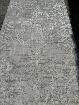 Alfombra moderna gris viscosa-poliéster Aisha Collection AIS2309-275 2'7"x5' Foto 1 de 2