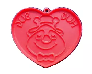Hallmark COOKIE CUTTER Valentines Vintage HEART Hug Bug 1979 Plastic SOFT - Picture 1 of 2