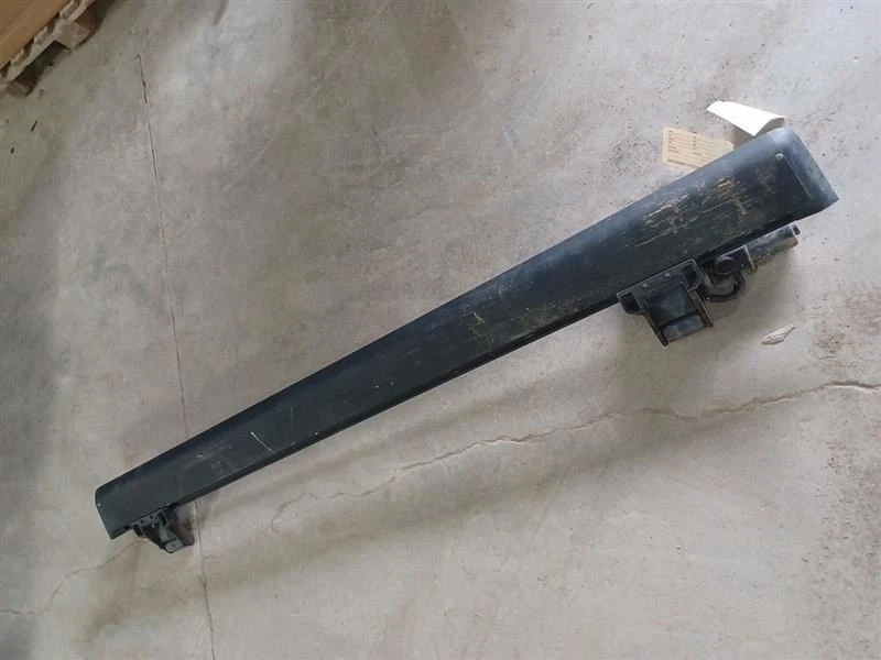 Развернутая подножка с электроприводом для правостороннего пассажира 2020 Ram 3500 2686512 - Изображение 1 из 1