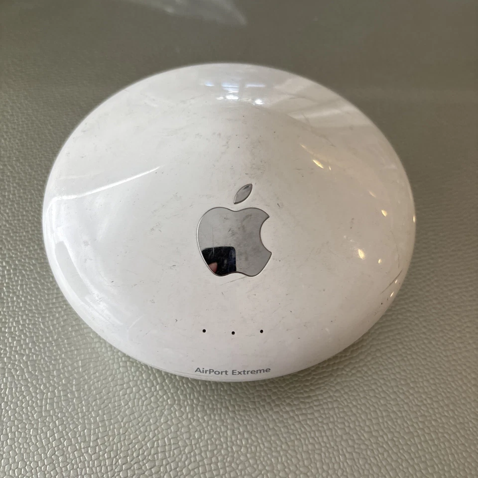 APPLE A1034 AIRPORT EXTREME BASE STATION - NO POWER CORD INCLUDED - Image 1 of 4