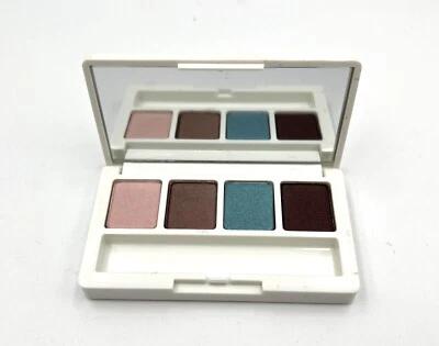 ¡Nuevo! Clinique Shadow Quad: 03 Morning Java/ 38 Blushed/23 Hazy/20 Jammim' Foto 1 de 2