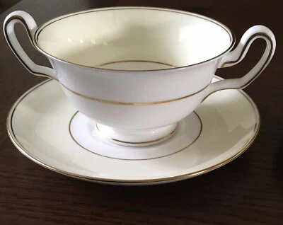 2 件套 WEDGWOOD ENGLAND W3359 BOUILLON 奶油香皂碗带衬里淡黄色 — 第 1/4 张图片
