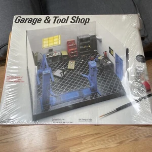 Fujimi Testors Garage and Tool Shop 1/24 Scale Model kit Sealed Vintage  - Bild 1 von 7